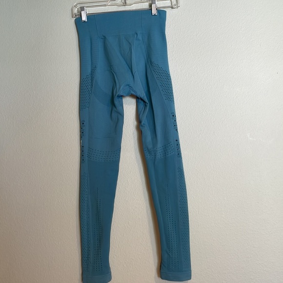 Gymshark high rise leggings with cutouts - Picture 3 of 3